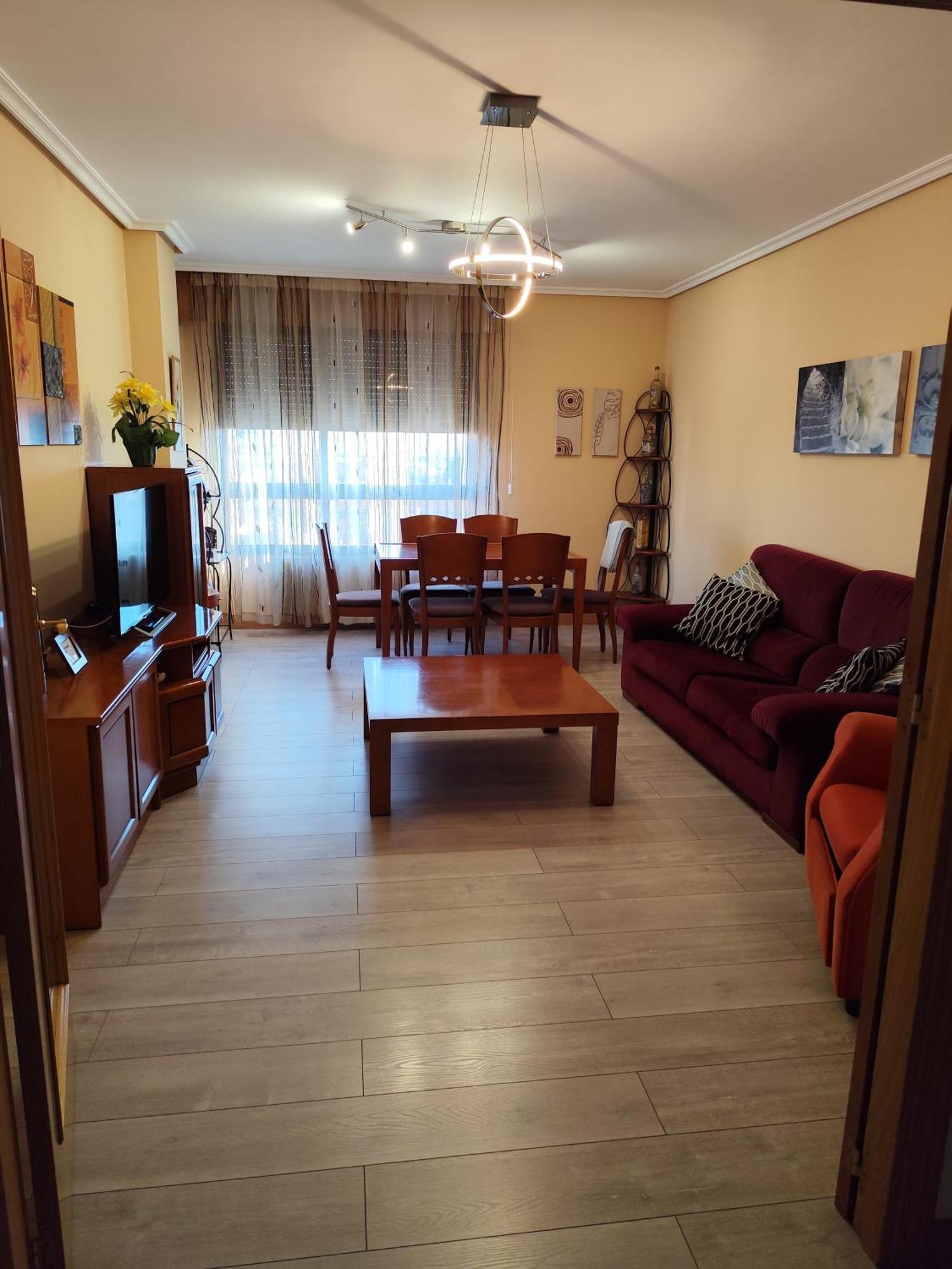 Apartamento De Tres Dormitorios Con Garaje Y Todos Los Servicios Cerca Burgo Dış mekan fotoğraf